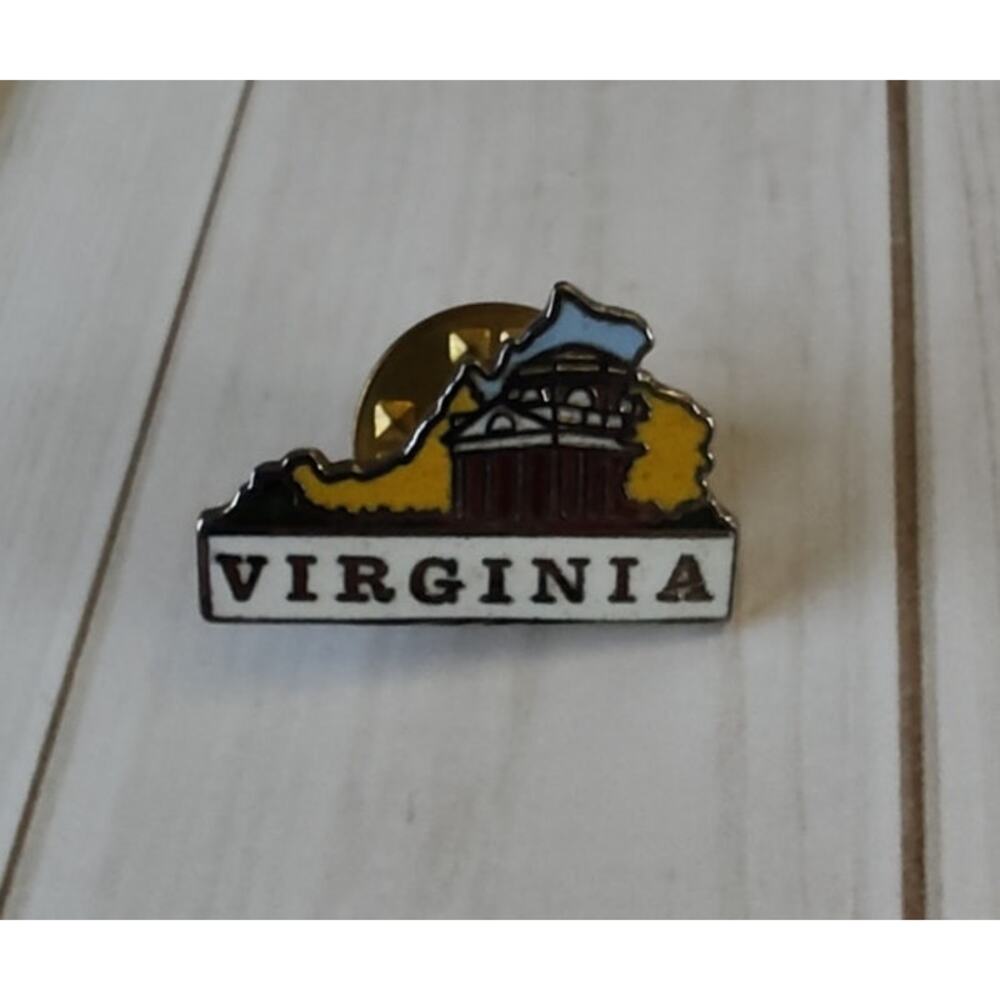 Virginia State Shaped Pin Souvenir Travel Hat Lapel Collectible